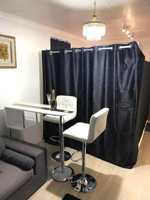 Montmagny Jolie Petite Maison Avec Un Grand Jardin מראה חיצוני תמונה