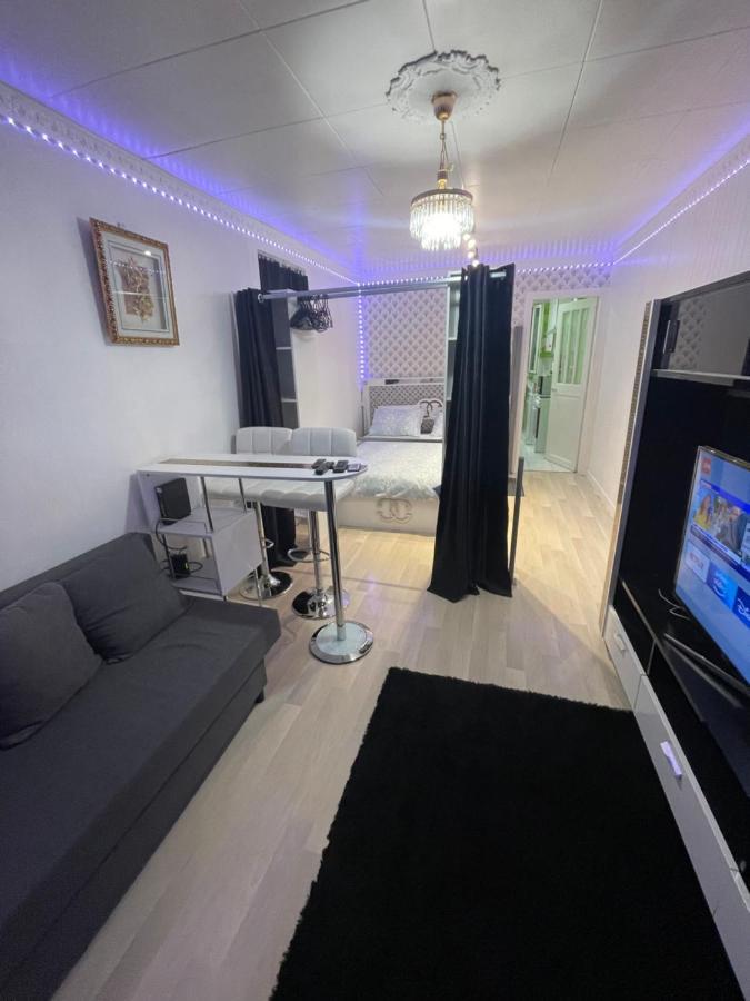 Montmagny Jolie Petite Maison Avec Un Grand Jardin מראה חיצוני תמונה